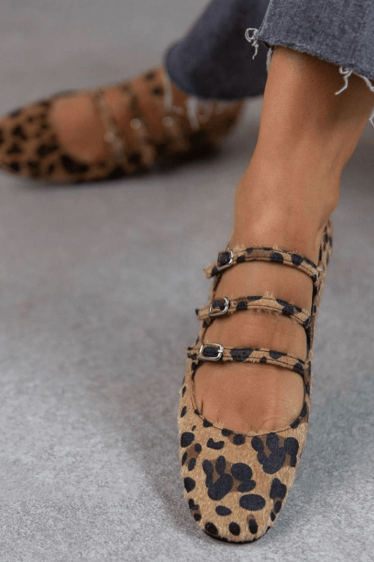 LEOPARDINA | Elegant ballet flats with animal print straps for an irresistible style