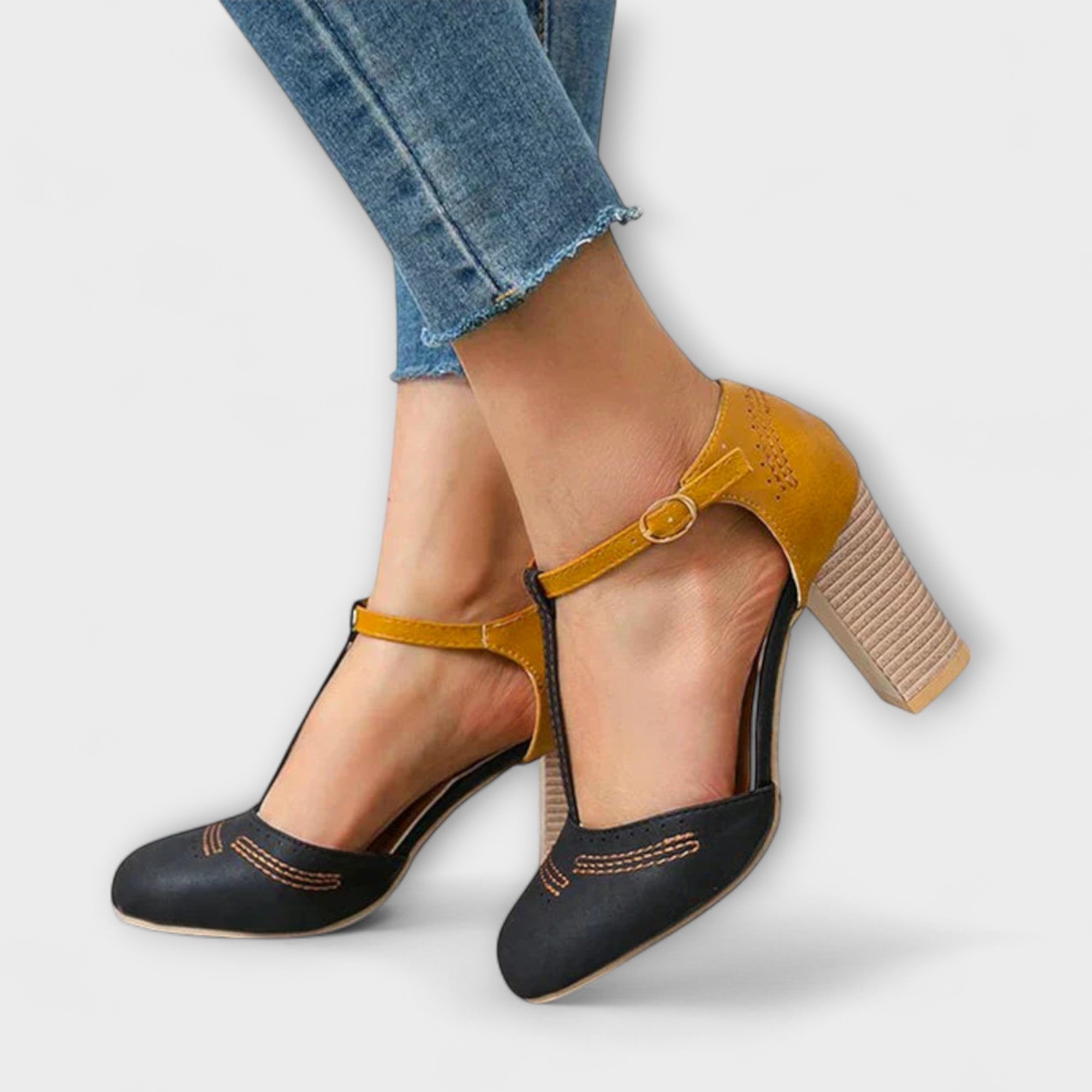 Black / 10 UK | 43 EU