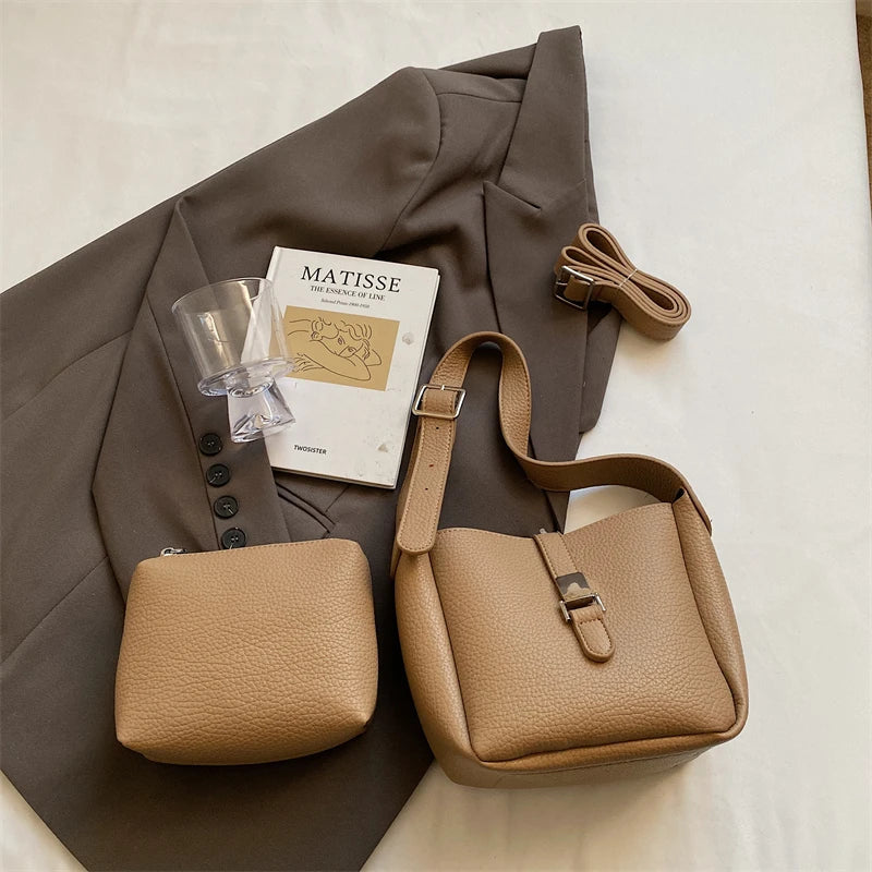 Brown / 22cm x 16cm x 11cm