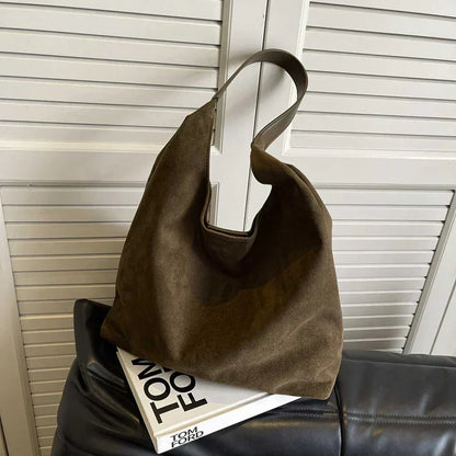 freja™ – Elegant, soft suede-style shoulder bag